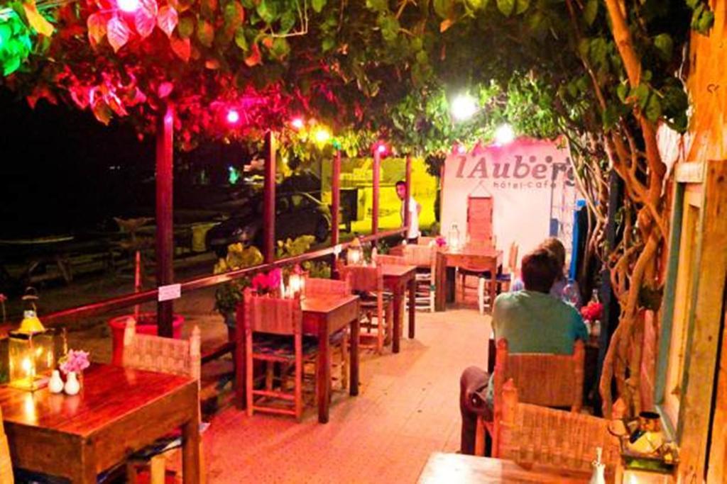 Surf Maroc'S Auberge Taghazout Buitenkant foto